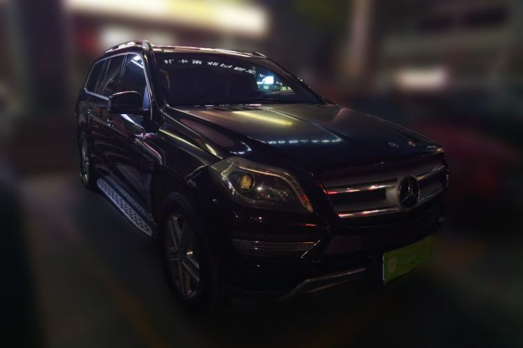 Used Mercedes-Benz GL-Class 2014 GL 400 4MATIC Dynamic Model Front Right 45 Deg