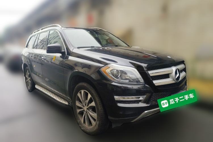 Used Mercedes-Benz GL-Class  Front Right 45 Deg