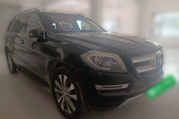 Used Mercedes-Benz GL-Class 2014 GL 400 4MATIC Dynamic Model Front Right 45 Deg
