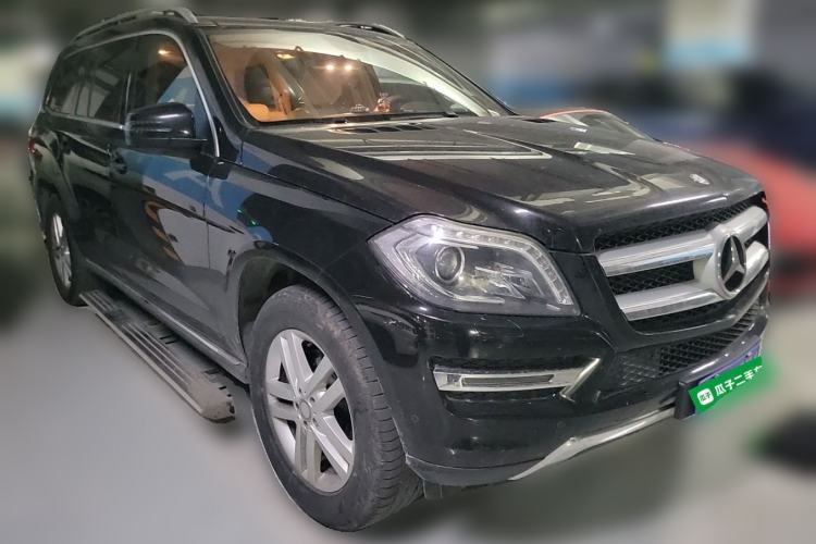 Used Mercedes-Benz GL-Class 2014 GL 400 4MATIC Dynamic Model Front Right 45 Deg