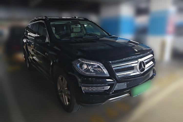Used Mercedes-Benz GL-Class 2014 GL 400 4MATIC Dynamic Model Front Right 45 Deg
