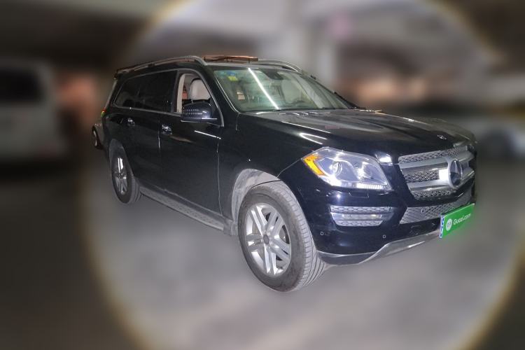 Used Mercedes-Benz GL-Class  Front Right 45 Deg