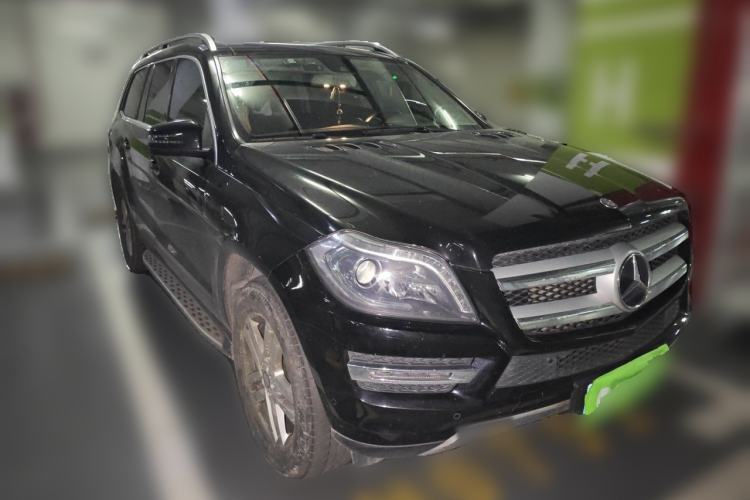 Used Mercedes-Benz GL-Class 2014 GL 400 4MATIC Dynamic Model Front Right 45 Deg