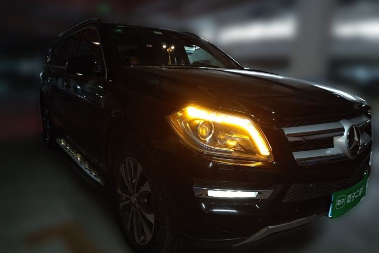 Used Mercedes-Benz GL-Class 2014 GL 350 CDI 4MATIC Front Right 45 Deg