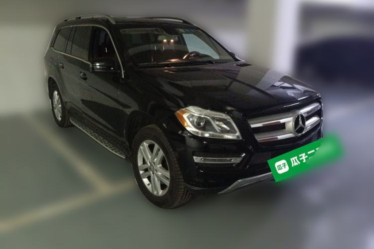 Used Mercedes-Benz GL-Class  Front Right 45 Deg