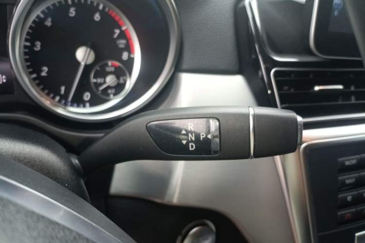 Used Mercedes-Benz GL-Class 2014 GL 400 4MATIC Dynamic Model Gear Lever
