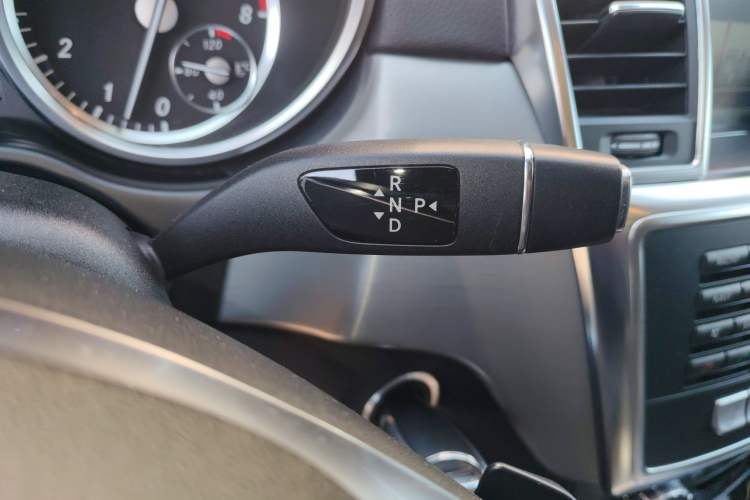 Used Mercedes-Benz GL-Class 2014 GL 400 4MATIC Dynamic Model Gear Lever