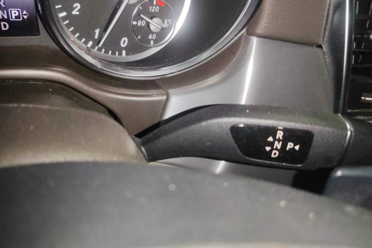 Used Mercedes-Benz GL-Class 2014 GL 400 4MATIC Dynamic Model Gear Lever