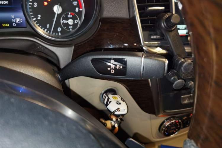 Used Mercedes-Benz GL-Class 2014 GL 400 4MATIC Dynamic Model Gear Lever