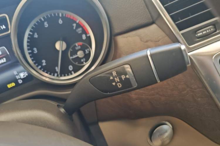 Used Mercedes-Benz GL-Class 2014 GL 400 4MATIC Luxury Model Gear Lever