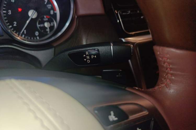 Used Mercedes-Benz GL-Class 2014 GL 400 4MATIC Dynamic Model Gear Lever