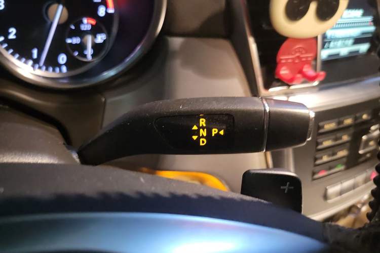 Used Mercedes-Benz GL-Class 2014 GL 400 4MATIC Dynamic Model Gear Lever