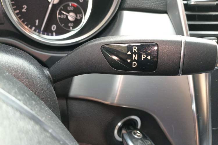 Used Mercedes-Benz GL-Class 2014 GL 400 4MATIC Dynamic Model Gear Lever