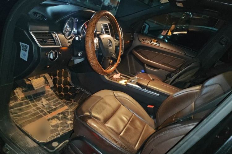 Used Mercedes-Benz GL-Class 2014 GL 400 4MATIC Luxury Model Left Front Seat