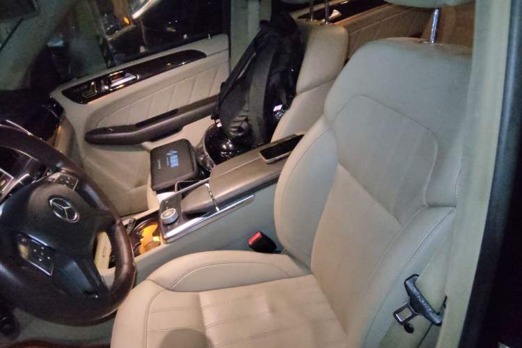 Used Mercedes-Benz GL-Class  Left Front Seat