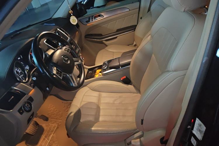 Used Mercedes-Benz GL-Class 2014 GL 400 4MATIC Dynamic Model Left Front Seat