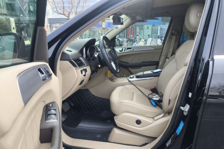 Used Mercedes-Benz GL-Class 2014 GL 400 4MATIC Dynamic Model Left Front Seat