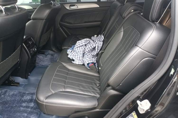 Used Mercedes-Benz GL-Class 2014 GL 400 4MATIC Dynamic Model Left Rear Seat