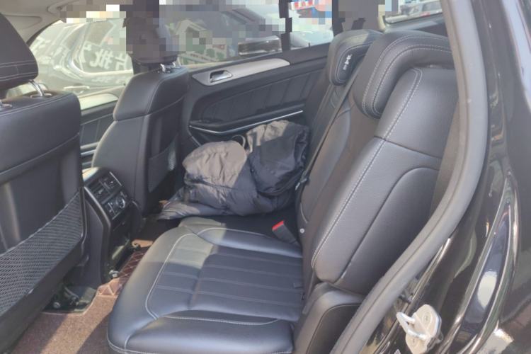 Used Mercedes-Benz GL-Class 2014 GL 400 4MATIC Dynamic Model Left Rear Seat