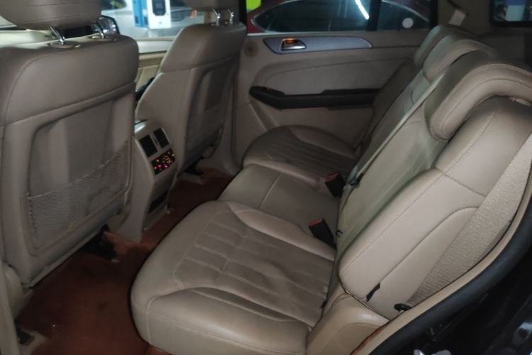 Used Mercedes-Benz GL-Class 2014 GL 400 4MATIC Dynamic Model Left Rear Seat