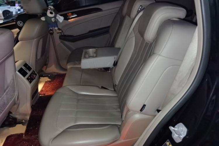 Used Mercedes-Benz GL-Class 2014 GL 400 4MATIC Dynamic Model Left Rear Seat