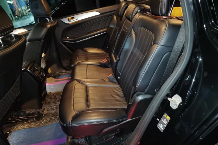 Used Mercedes-Benz GL-Class 2014 GL 400 4MATIC Dynamic Model Left Rear Seat