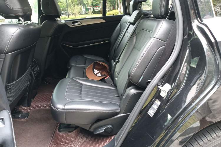 Used Mercedes-Benz GL-Class 2014 GL 400 4MATIC Dynamic Model Left Rear Seat