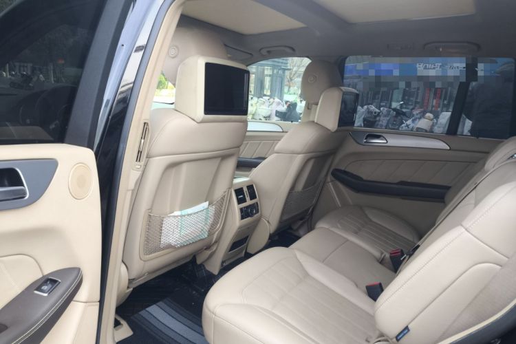 Used Mercedes-Benz GL-Class 2014 GL 400 4MATIC Dynamic Model Left Rear Seat