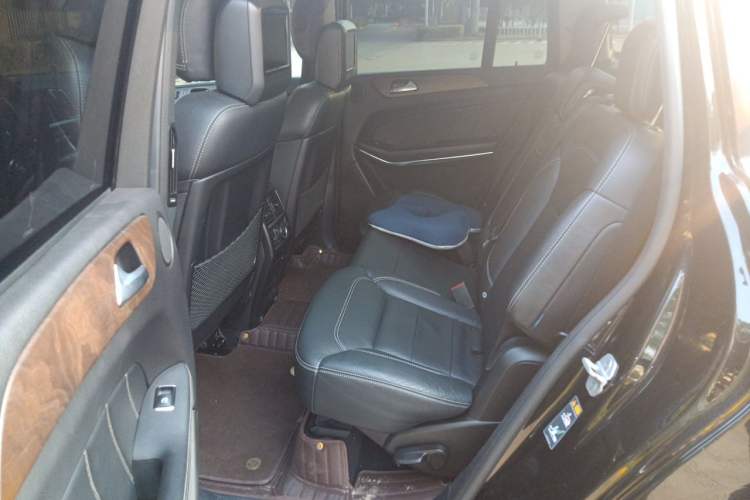 Used Mercedes-Benz GL-Class 2014 GL 400 4MATIC Luxury Model Left Rear Seat