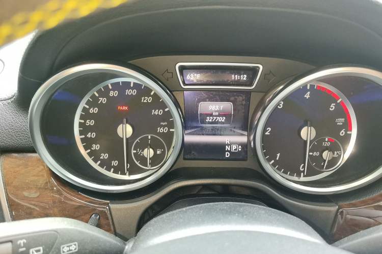 Used Mercedes-Benz GL-Class 2014 GL 350 CDI 4MATIC Odometer Close Up