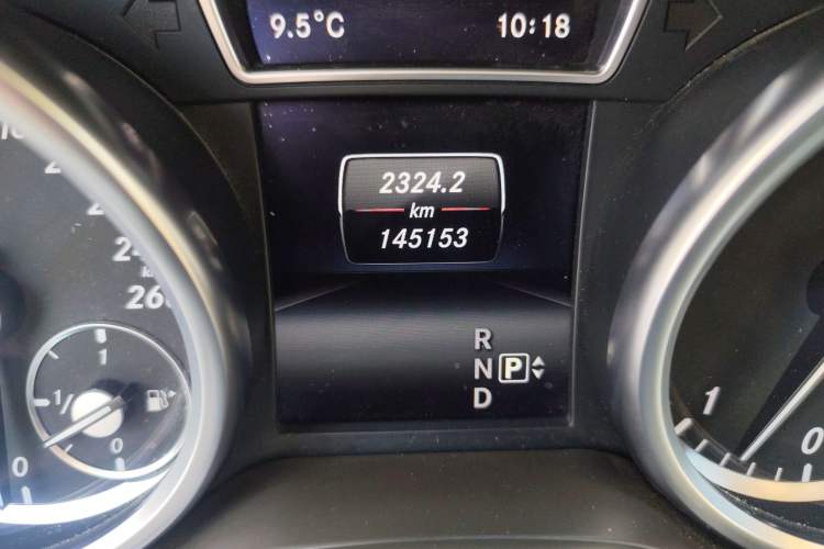 Used Mercedes-Benz GL-Class 2014 GL 350 CDI 4MATIC Odometer Close Up