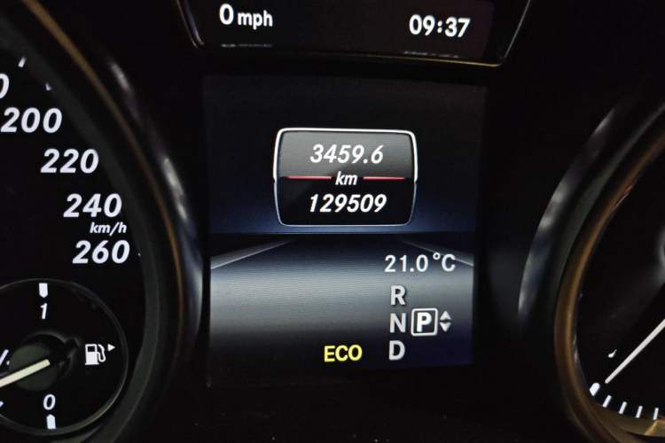 Used Mercedes-Benz GL-Class 2014 GL 400 4MATIC Dynamic Model Odometer Close Up