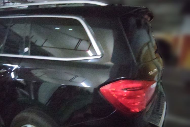 Used Mercedes-Benz GL-Class  Rear Left 45 Deg