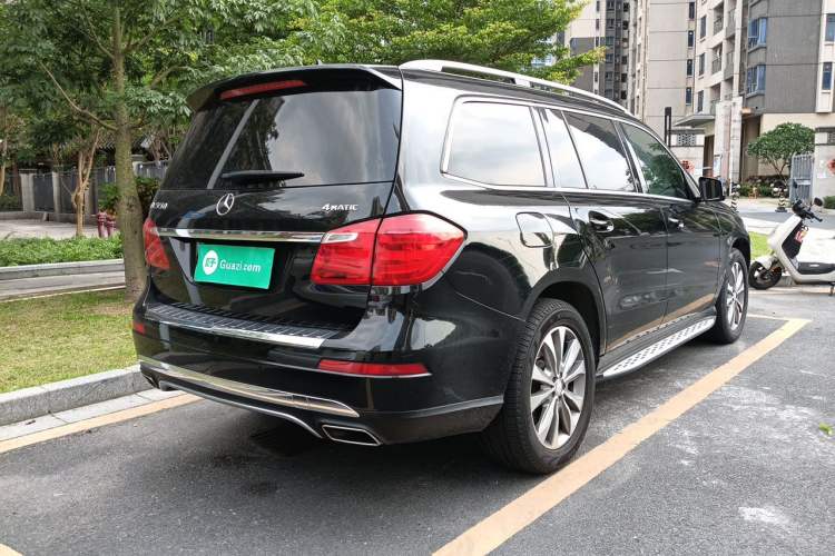 Used Mercedes-Benz GL-Class 2014 GL 400 4MATIC Dynamic Model Rear Right 45 Deg