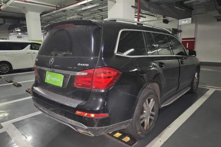 Used Mercedes-Benz GL-Class 2014 GL 400 4MATIC Dynamic Model Rear Right 45 Deg