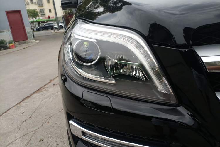 Used Mercedes-Benz GL-Class 2014 GL 400 4MATIC Dynamic Model Right Front Headlight