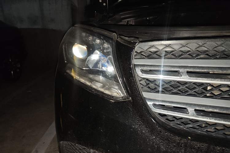 Used Mercedes-Benz GL-Class 2014 GL 350 CDI 4MATIC Right Front Headlight