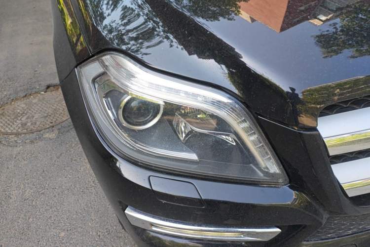 Used Mercedes-Benz GL-Class 2014 GL 400 4MATIC Dynamic Model Right Front Headlight