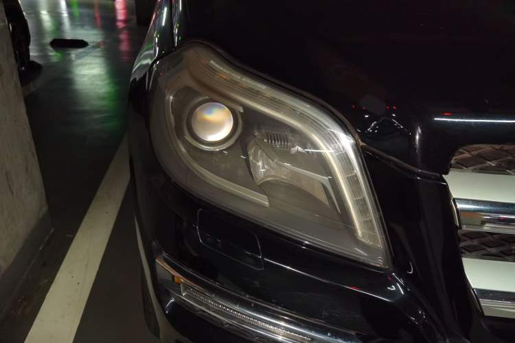 Used Mercedes-Benz GL-Class 2014 GL 400 4MATIC Dynamic Model Right Front Headlight