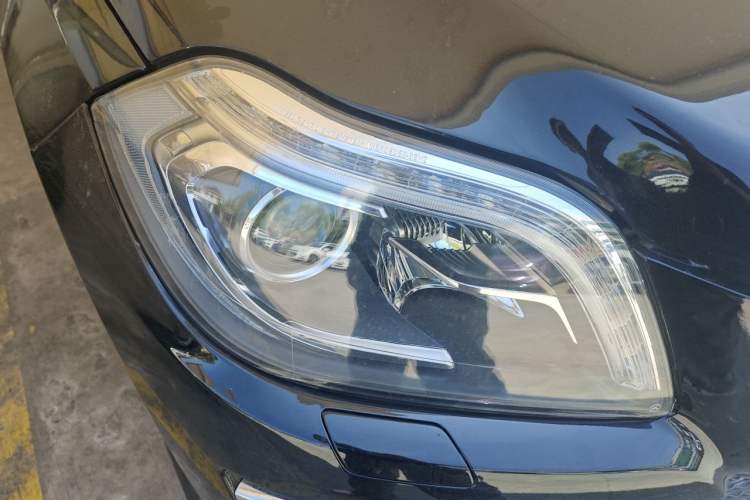 Used Mercedes-Benz GL-Class 2014 GL 400 4MATIC Luxury Model Right Front Headlight
