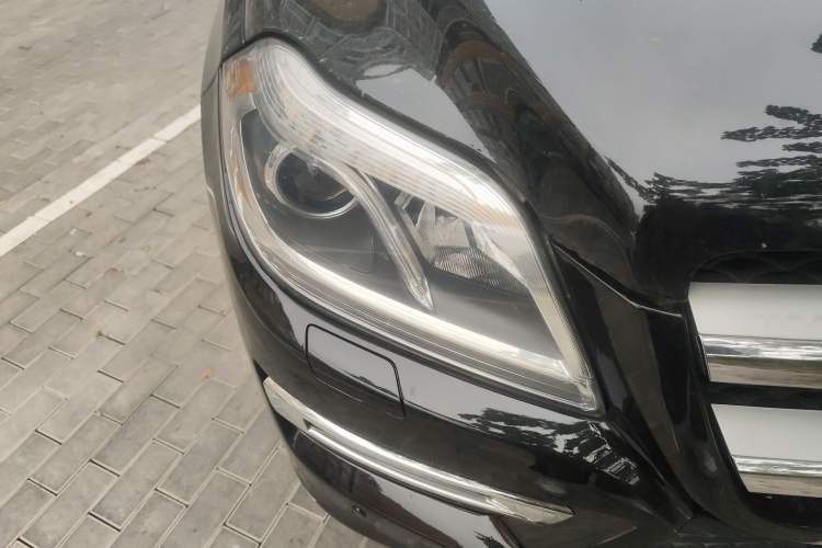 Used Mercedes-Benz GL-Class 2014 GL 400 4MATIC Dynamic Model Right Front Headlight