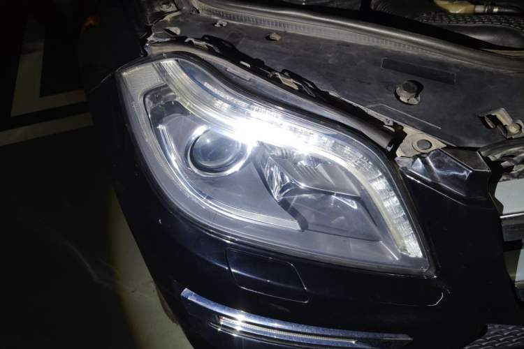 Used Mercedes-Benz GL-Class 2014 GL 400 4MATIC Dynamic Model Right Front Headlight