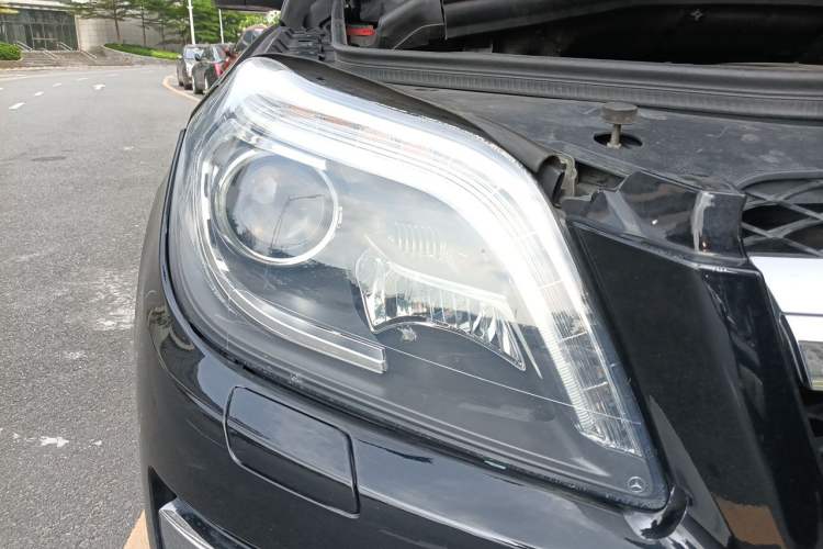 Used Mercedes-Benz GL-Class 2014 GL 400 4MATIC Dynamic Model Right Front Headlight