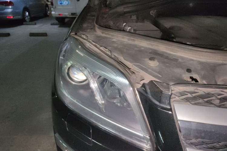 Used Mercedes-Benz GL-Class  Right Front Headlight