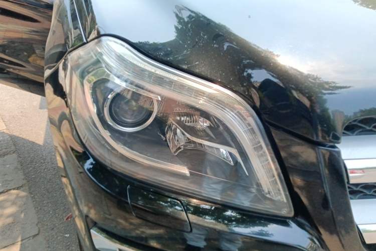 Used Mercedes-Benz GL-Class  Right Front Headlight