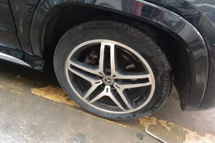 Used Mercedes-Benz GL-Class 2014 GL 400 4MATIC Dynamic Model Right Front Wheel Hub
