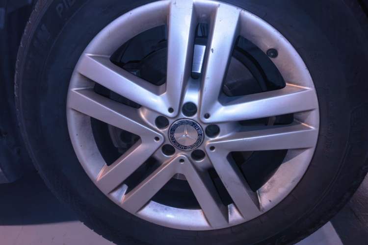 Used Mercedes-Benz GL-Class 2014 GL 350 CDI 4MATIC Right Front Wheel Hub