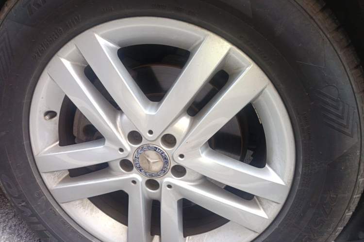 Used Mercedes-Benz GL-Class 2014 GL 400 4MATIC Dynamic Model Right Front Wheel Hub