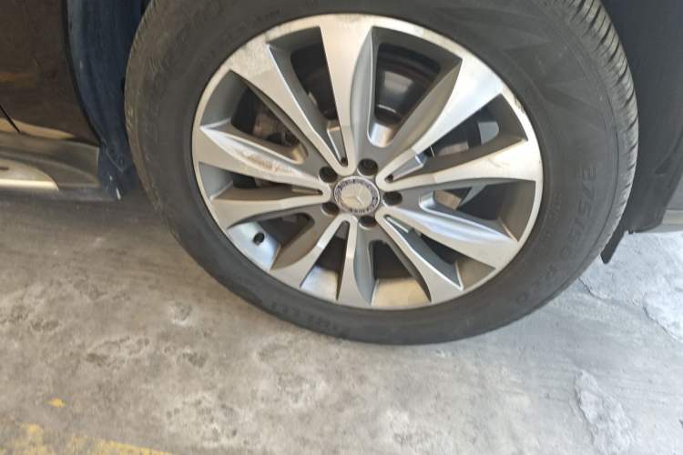 Used Mercedes-Benz GL-Class 2014 GL 400 4MATIC Luxury Model Right Front Wheel Hub