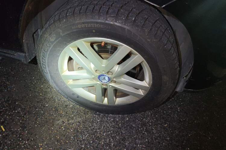 Used Mercedes-Benz GL-Class 2014 GL 400 4MATIC Dynamic Model Right Front Wheel Hub